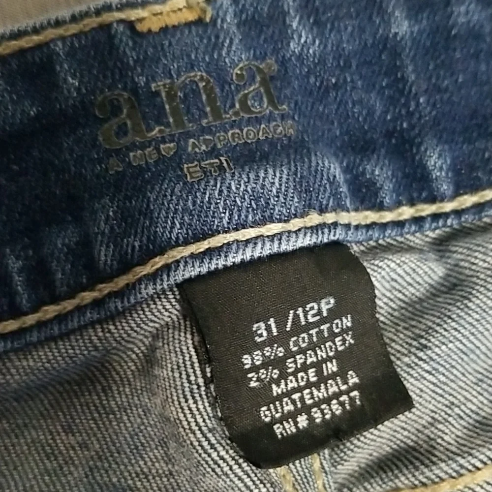 A.N.A Shorts Capris or Ankle Pants - Picture 8 of 16